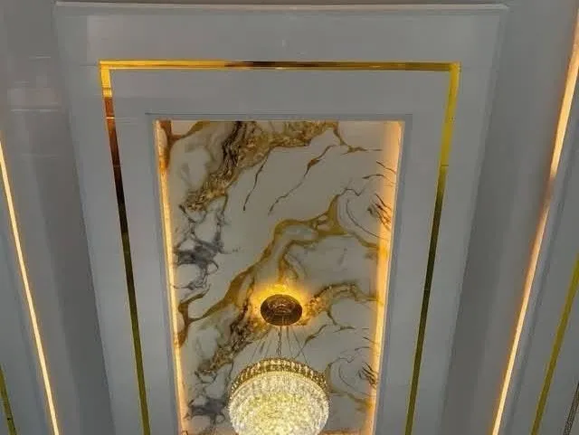 Plafon PVC Motif Marmer & Gold — hasil pemasangan Diyan Jaya PVC di Jabodetabek